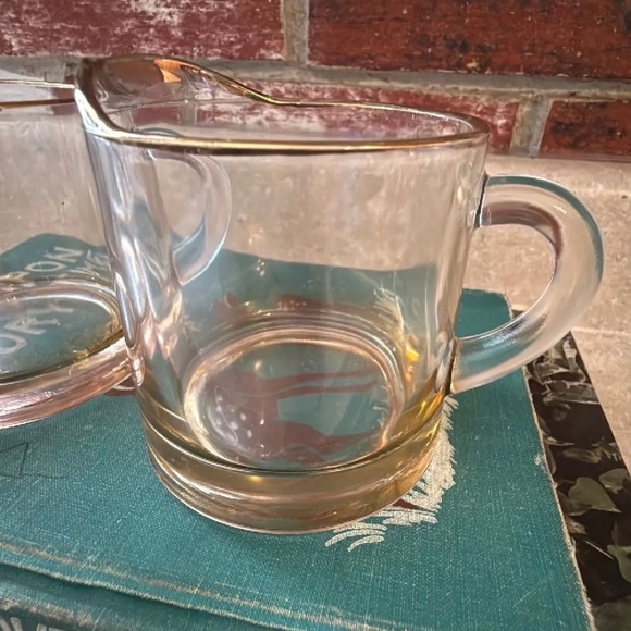 Vintage glass Victorian regencycore ombré gold rimmed sugar & creamer set. - Picture 2 of 8